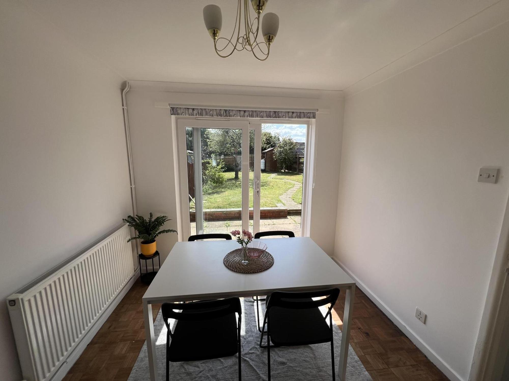 Charming 3-Bed House In Leighton Buzzard Villa Ngoại thất bức ảnh